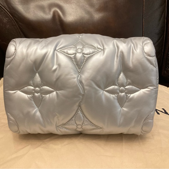 *Sold Privately* LOUIS VUITTON Speedy 25 Metallic Silver Pillow Crossbody Bag - Picture 5 of 6